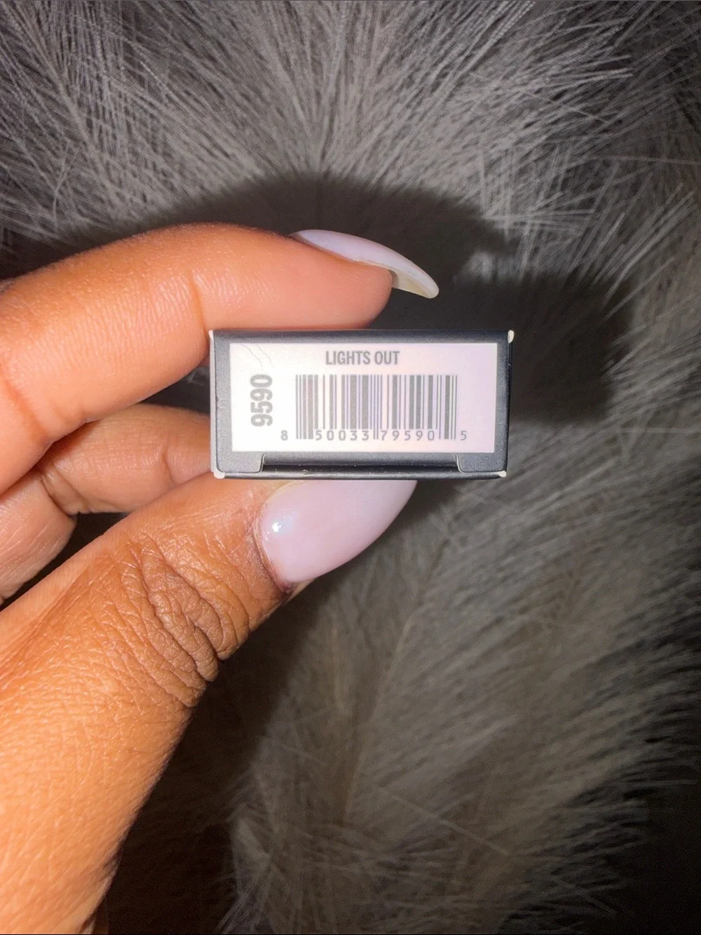 Hard Candy Lights Out Eye Def Shadow Marker — Matte Black